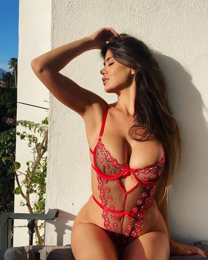 Dubai Indian Escort	+971568169700